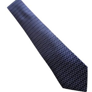 Authentic Hermes Silk Classic Link Pattern Tie. Excellent Condition.